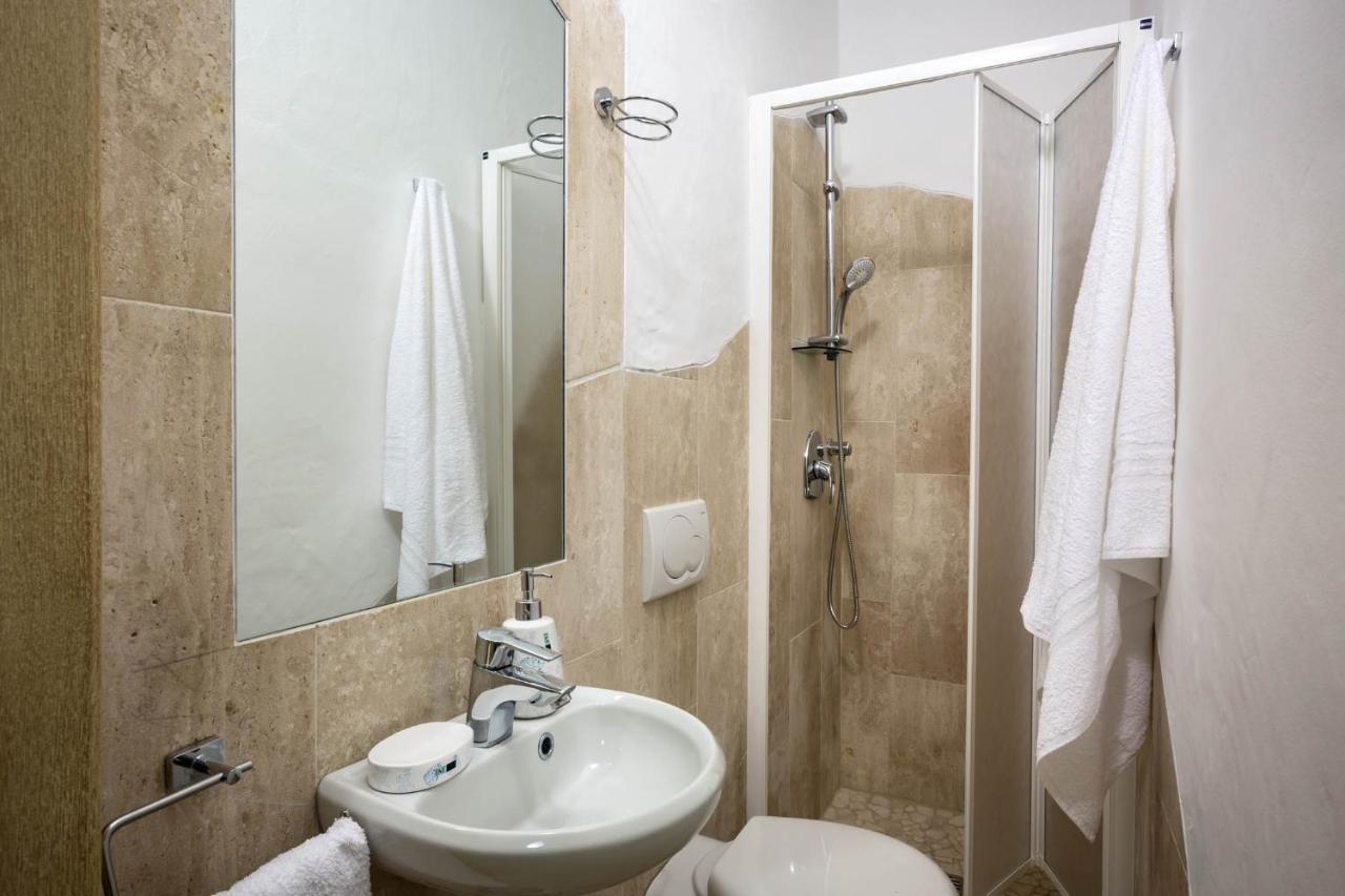 Iconic Luxury Suites Abbiadori ภายนอก รูปภาพ