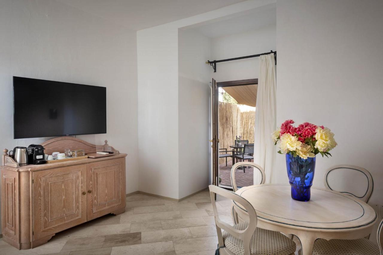Iconic Luxury Suites Abbiadori ภายนอก รูปภาพ